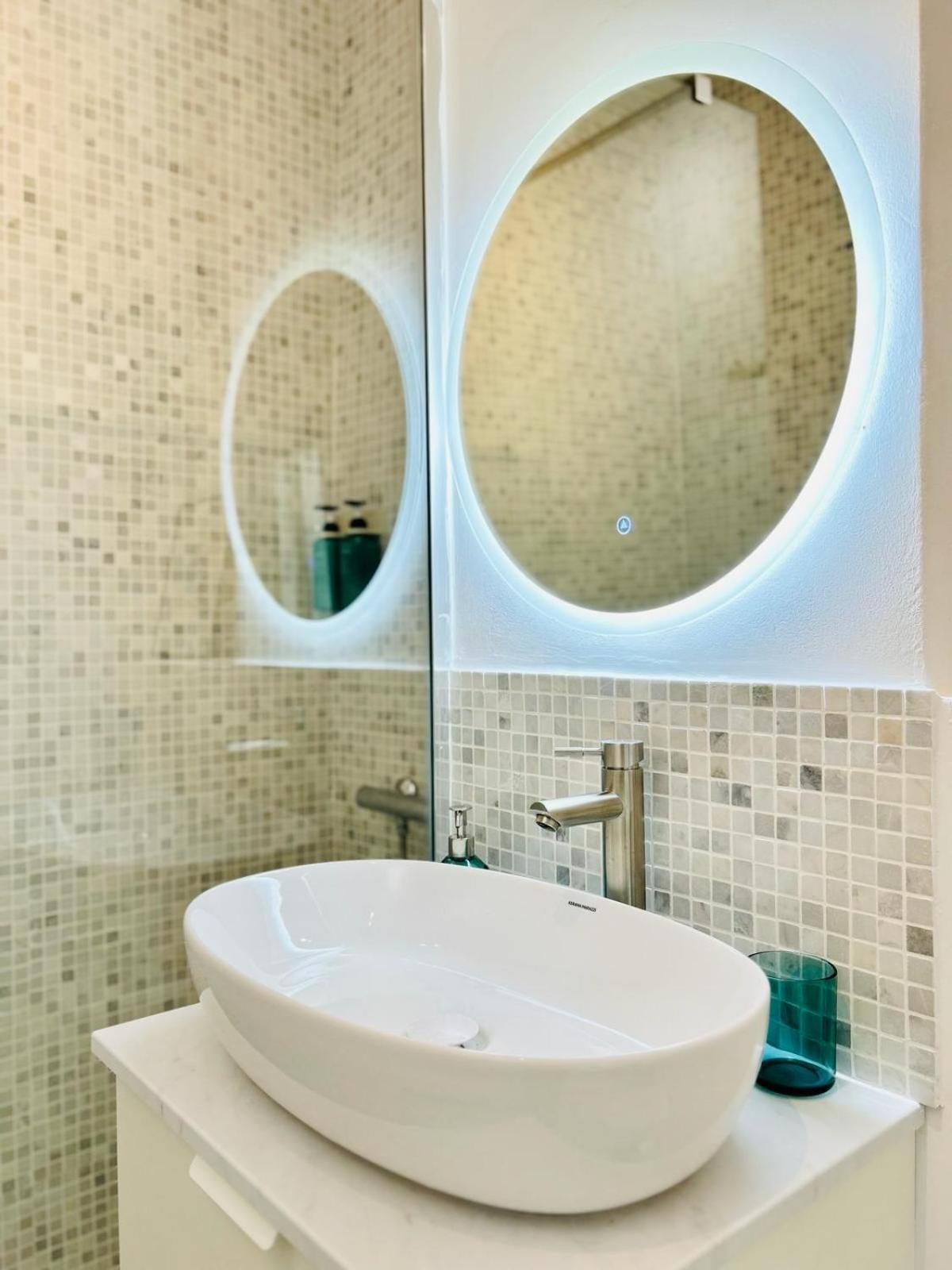 Urban Parkside Retreat Cozy 2-bed Ap By Metro Apartament *
