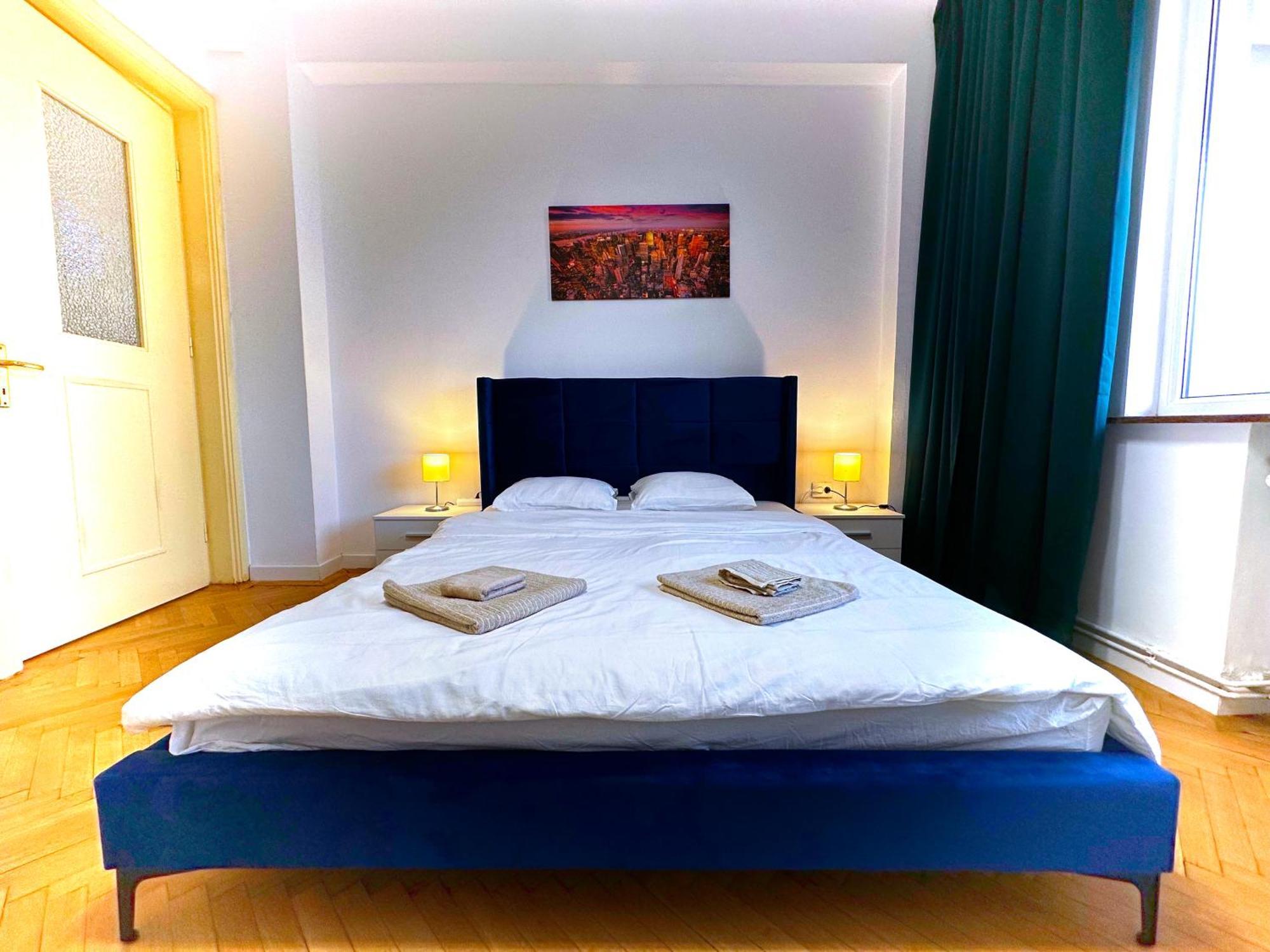 Apartament Ultracentral 4 - Old Center -120 Square Meters - Bucureşti