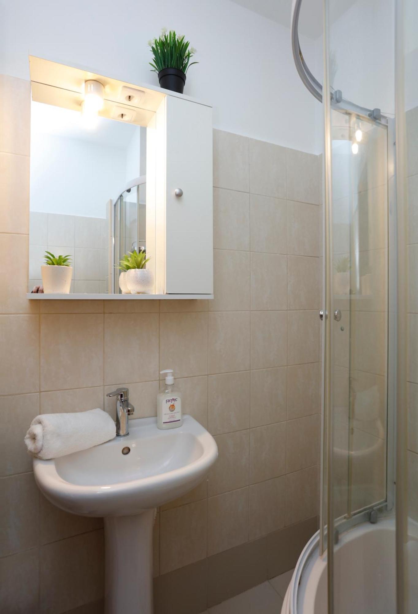 Charming Escape - Old Town - Pet Friendly Apartament Bucureşti