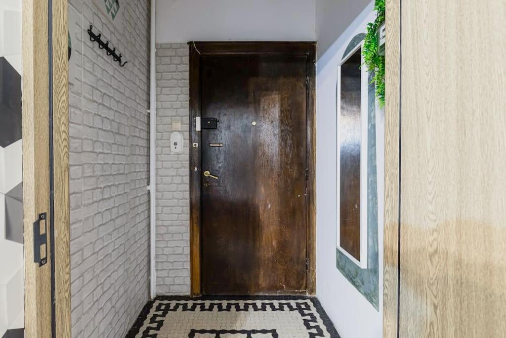 Nightfall Escape - M&n Apartment *