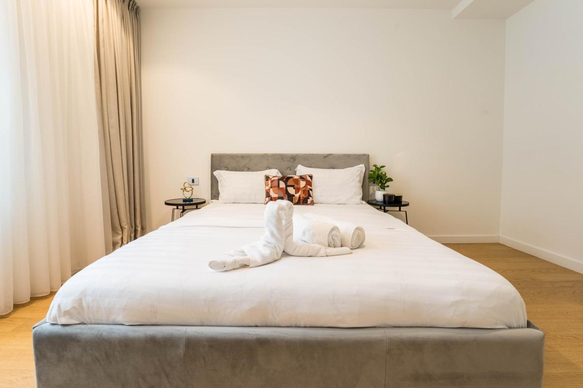 Sphere - High-end 1br Getaway Near Promenada Mall Apartment Bucharest
