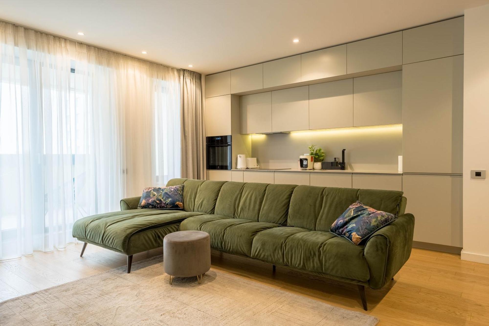Sphere - High-end 1br Getaway Near Promenada Mall Bucharest