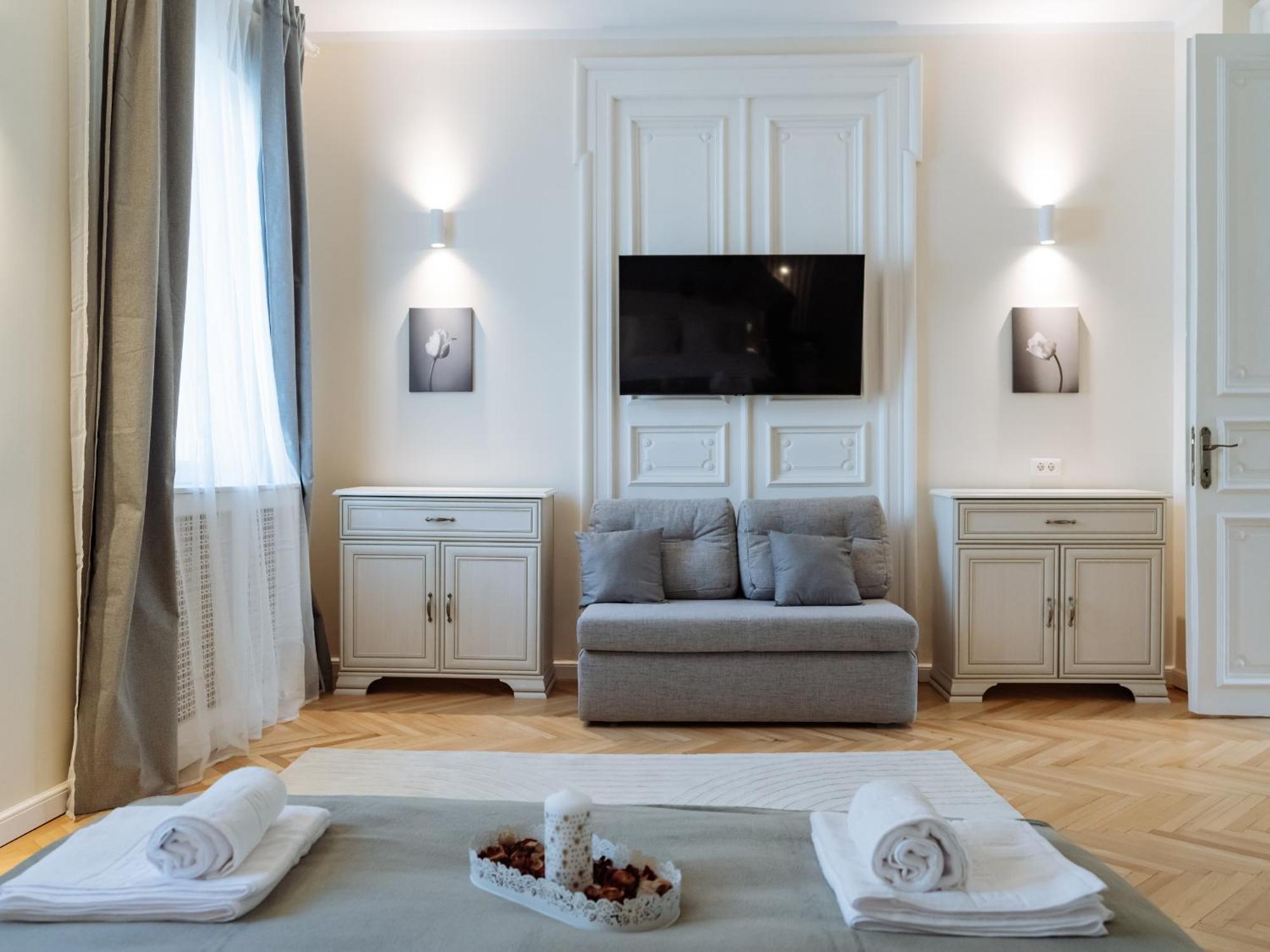 The Golden Palace Apartment *