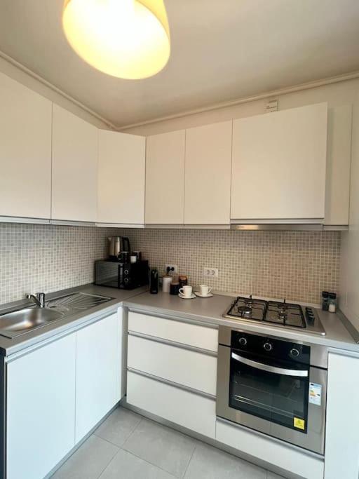Flat In A Quiet Area - Carol Park Apartment *