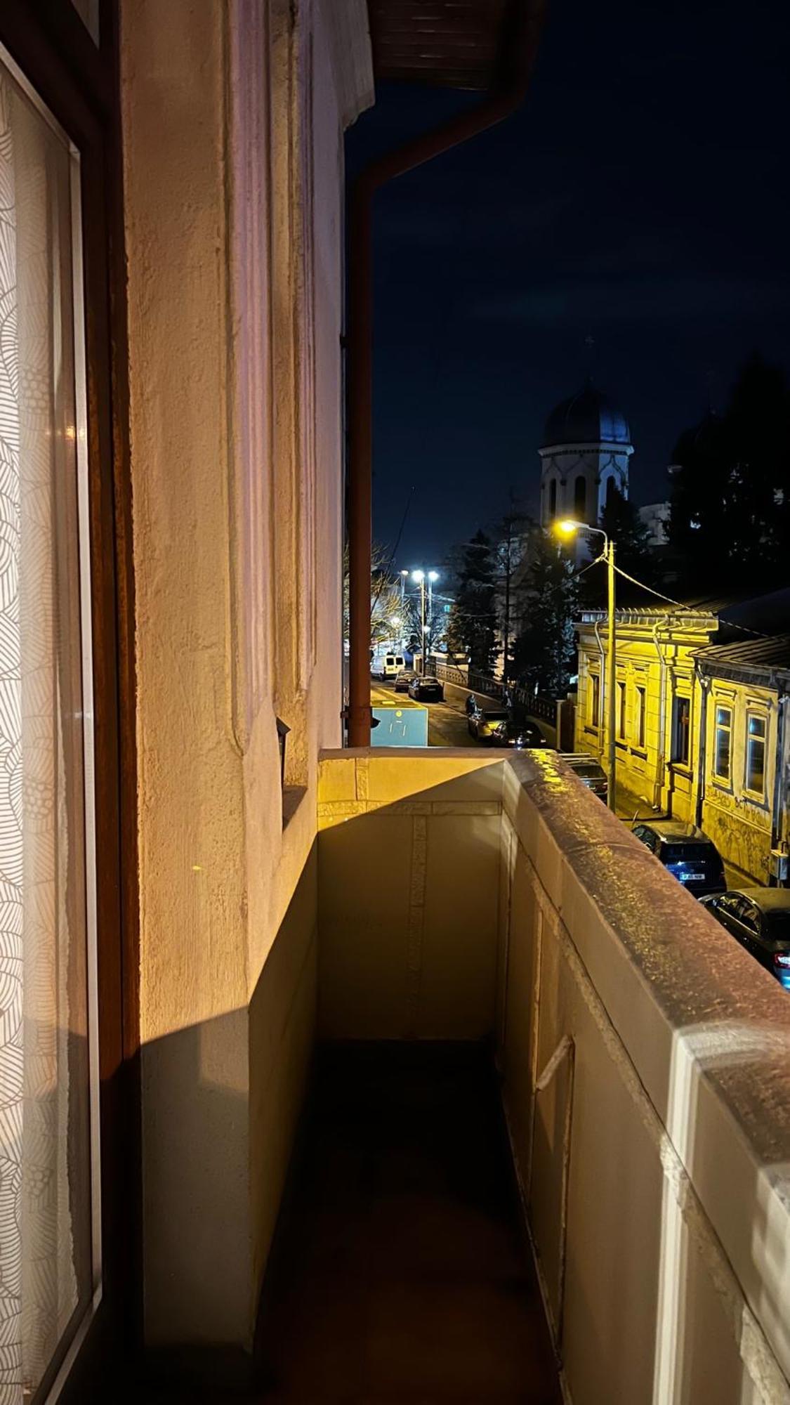 Flat In Near Old Town *