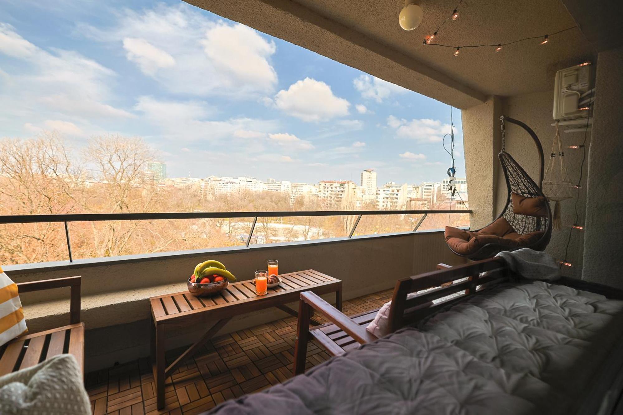 Royal Park With Wide Park View Terrace Apartamento Bucareste