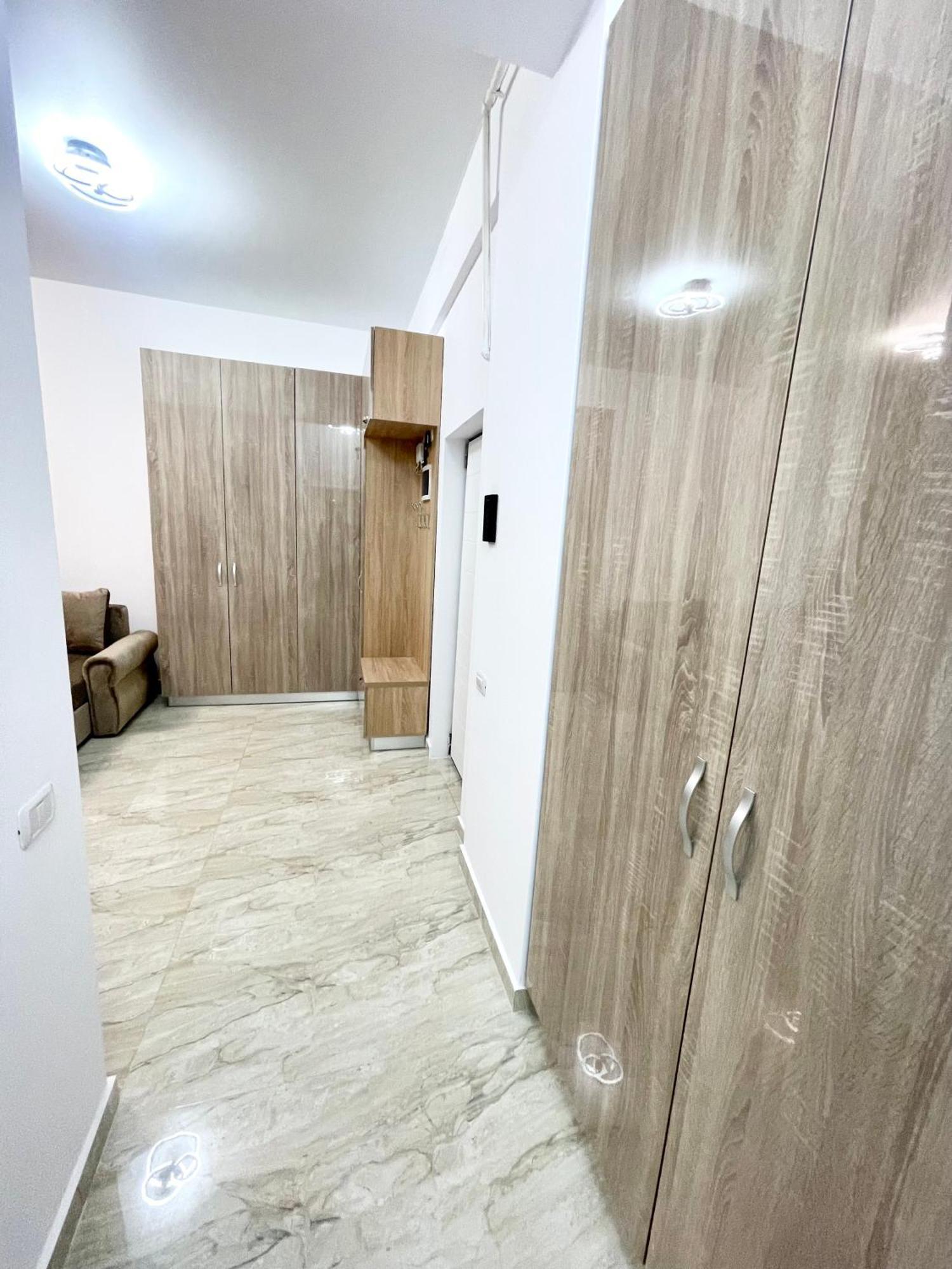 Adress Dd20 * Bucureşti
