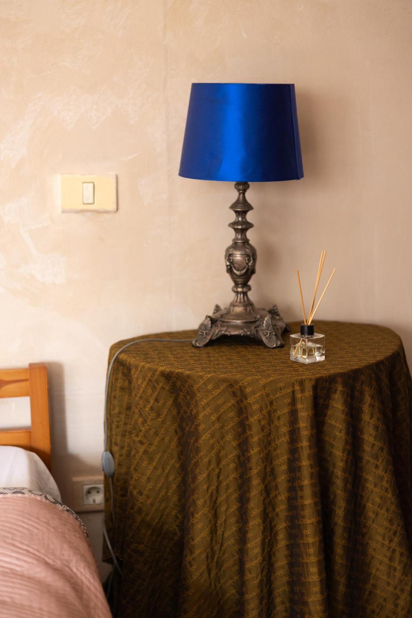 Shared Retro Vintage Luxury