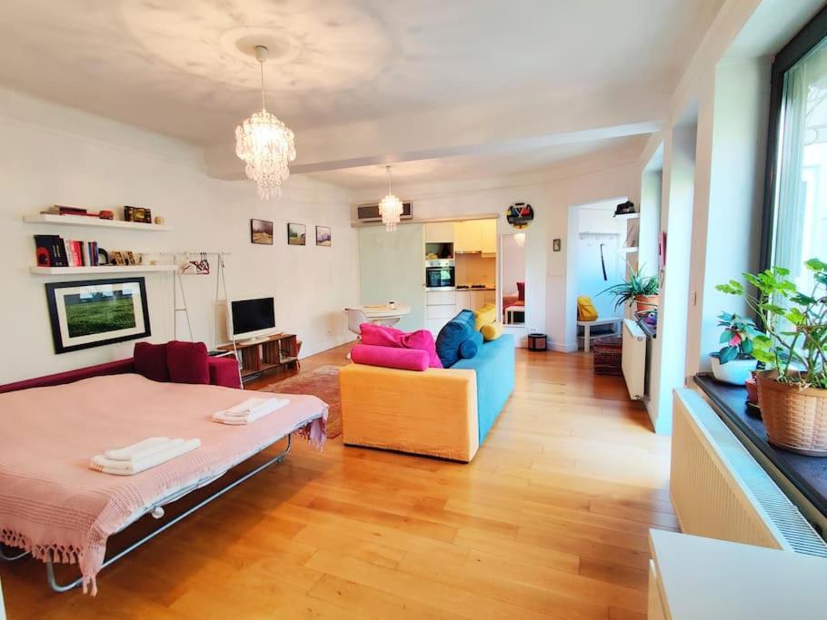 Old Town Bohemian With Garden View Balcony *