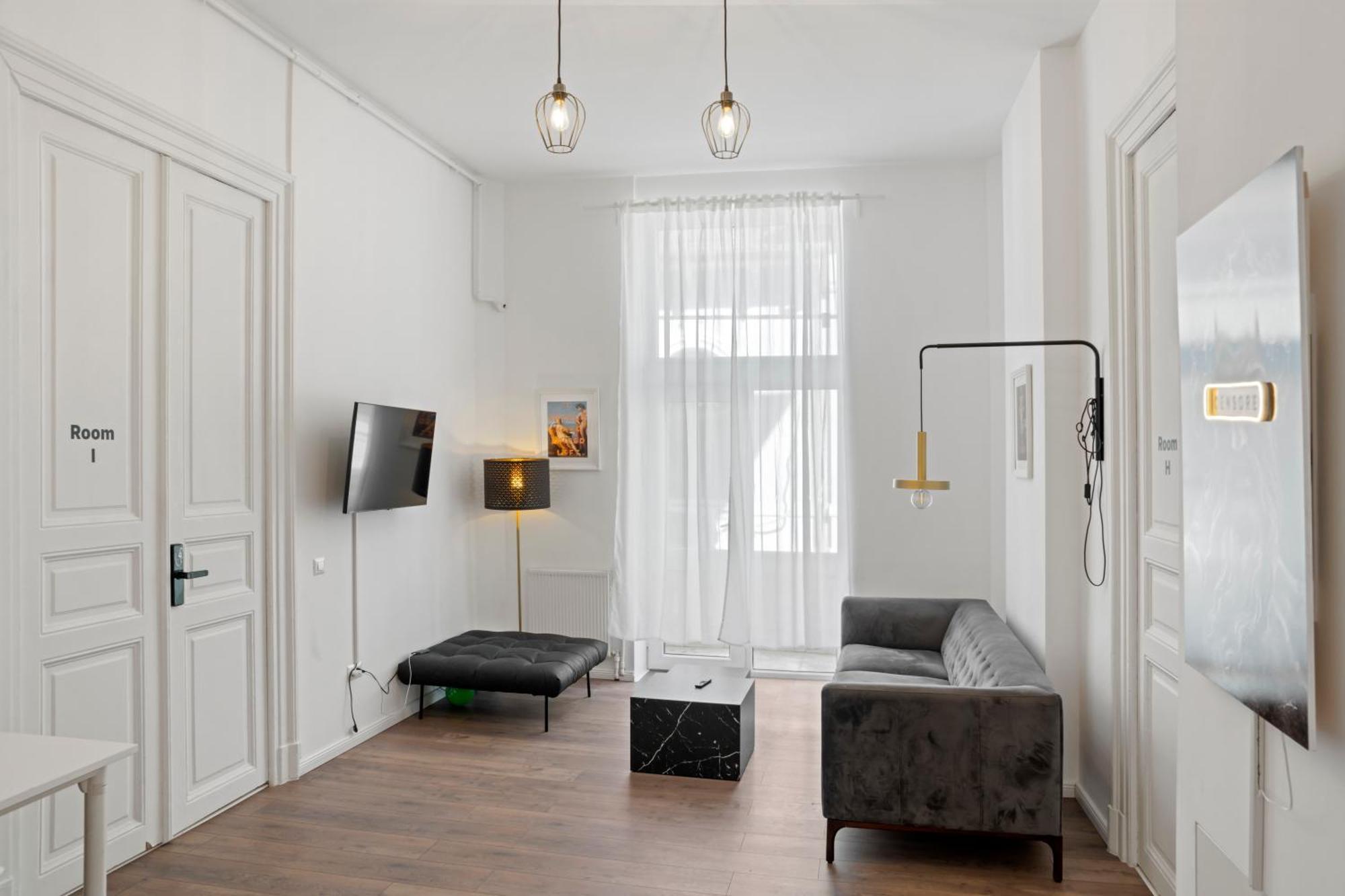 Nest Boutique *
