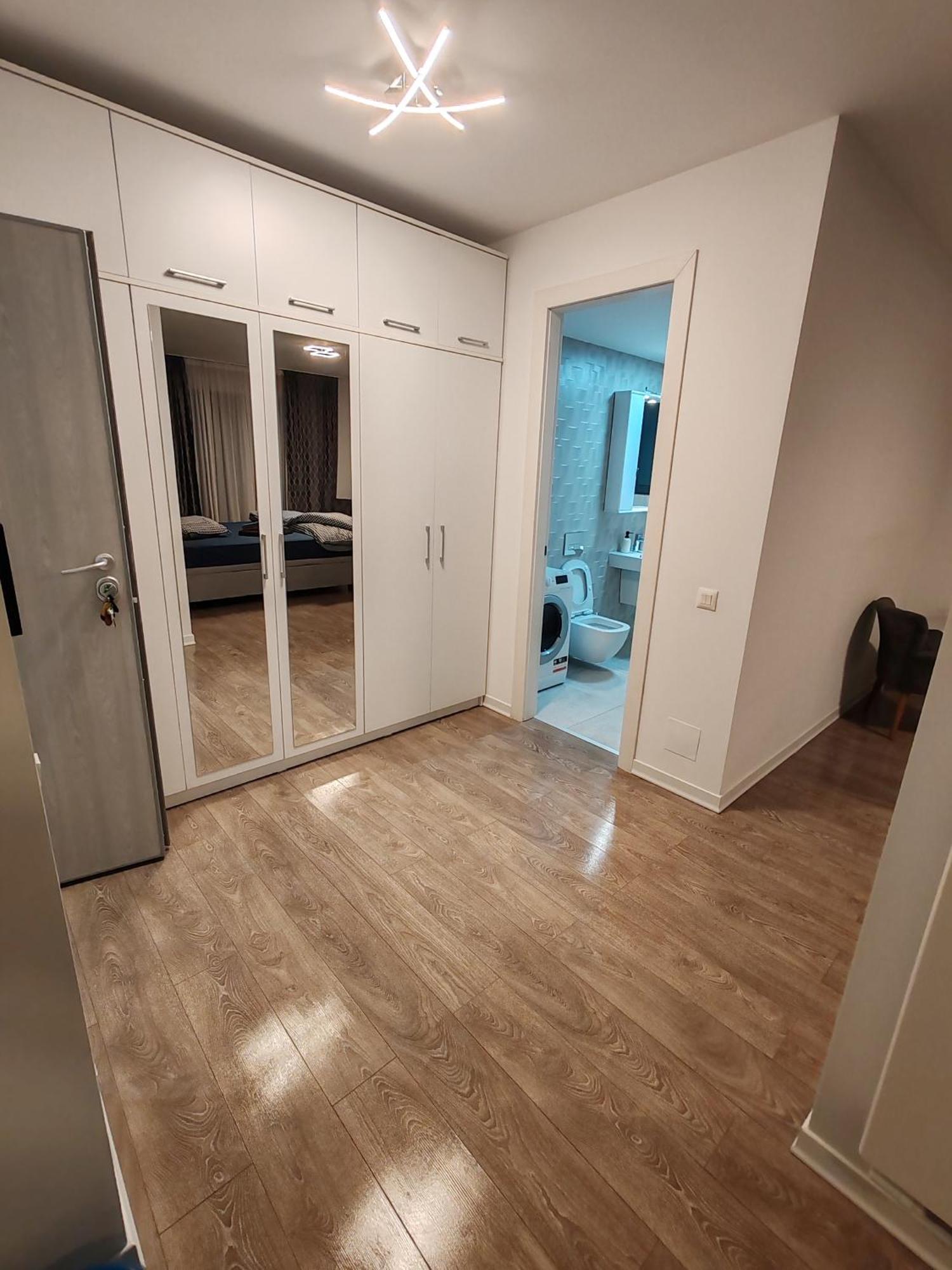 Corporate One Pipera Luxury * Bucureşti