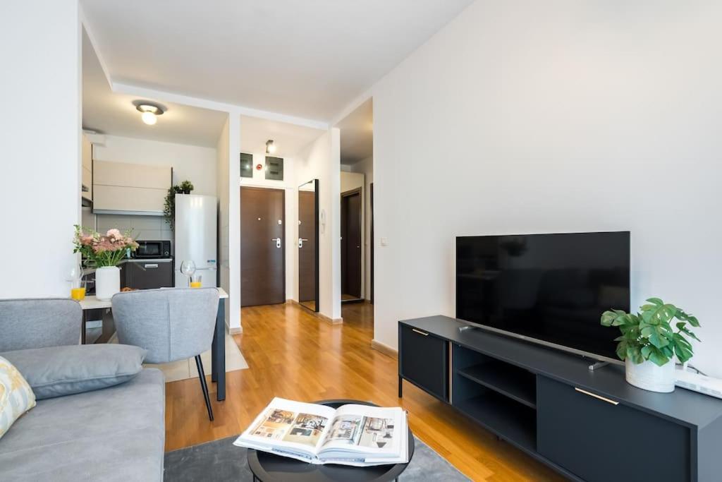 Vivando - Bright 1br - View Balcony - Parking Apartment Bucharest