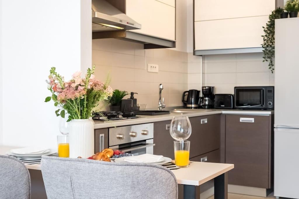 Vivando - Bright 1br - View Balcony - Parking