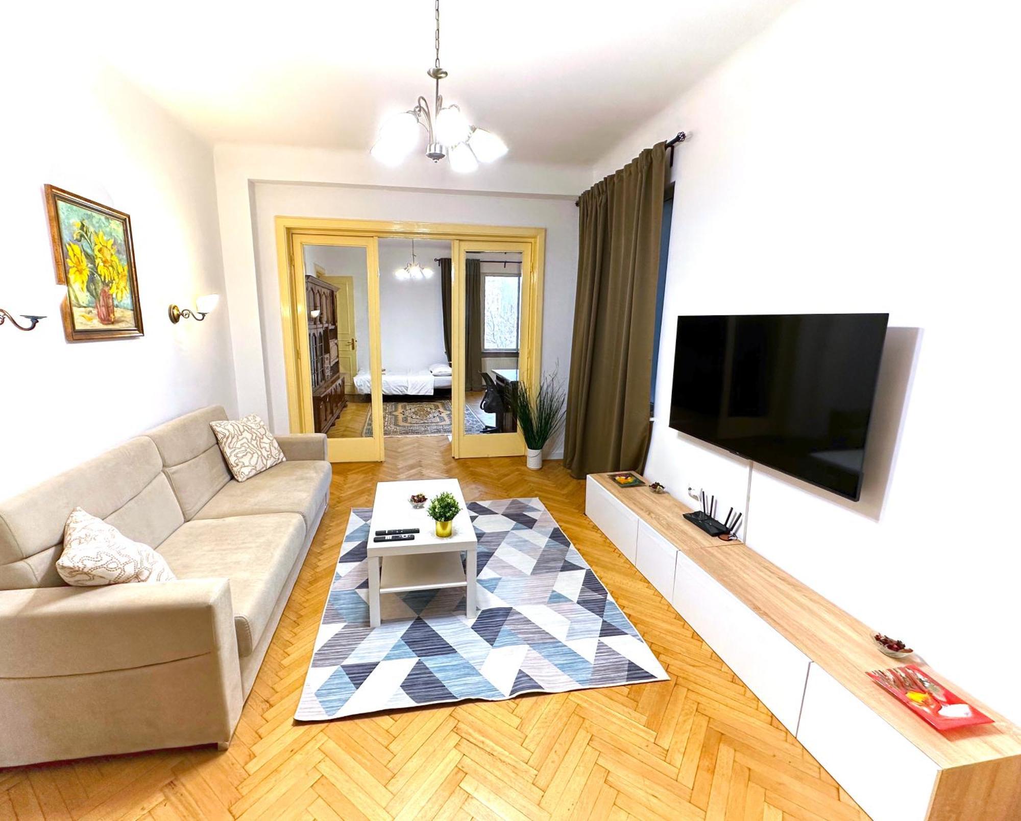 Apartament Ultracentral 4 - Old Center -120 Square Meters -
