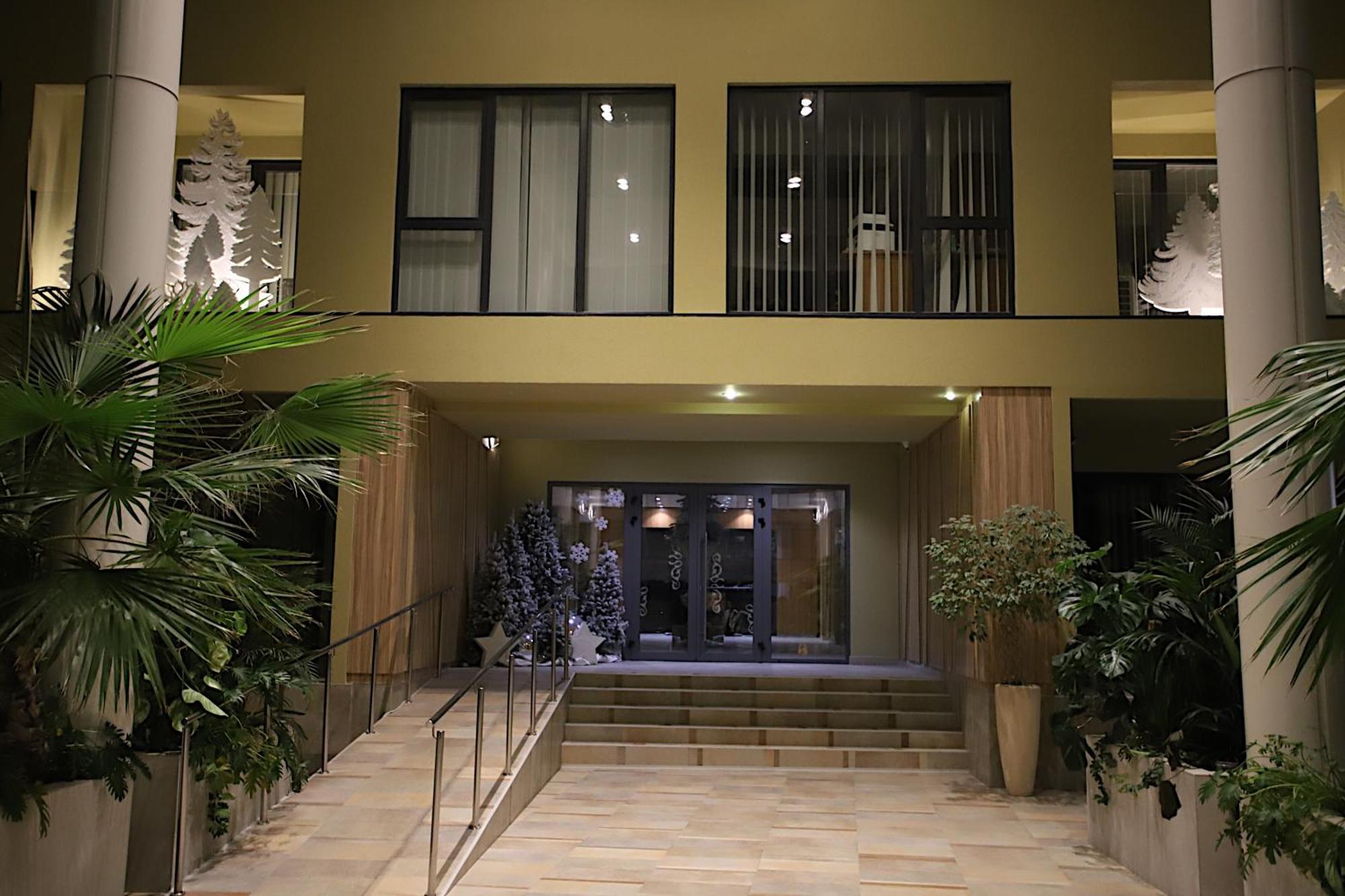 Apartment Pearl Rin Grand *