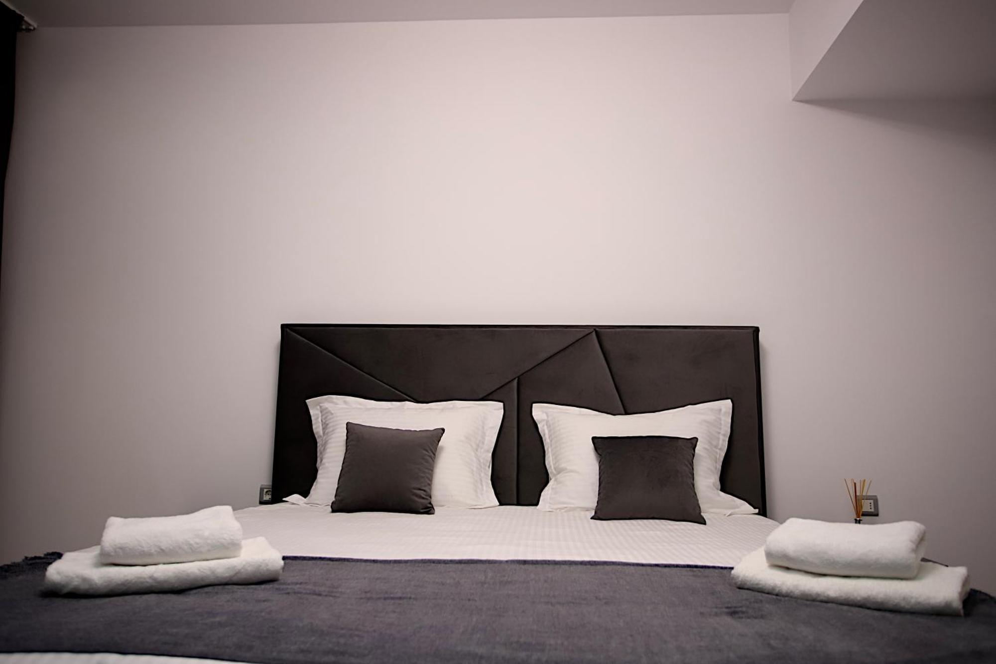 Pearl Rin Grand Bucharest