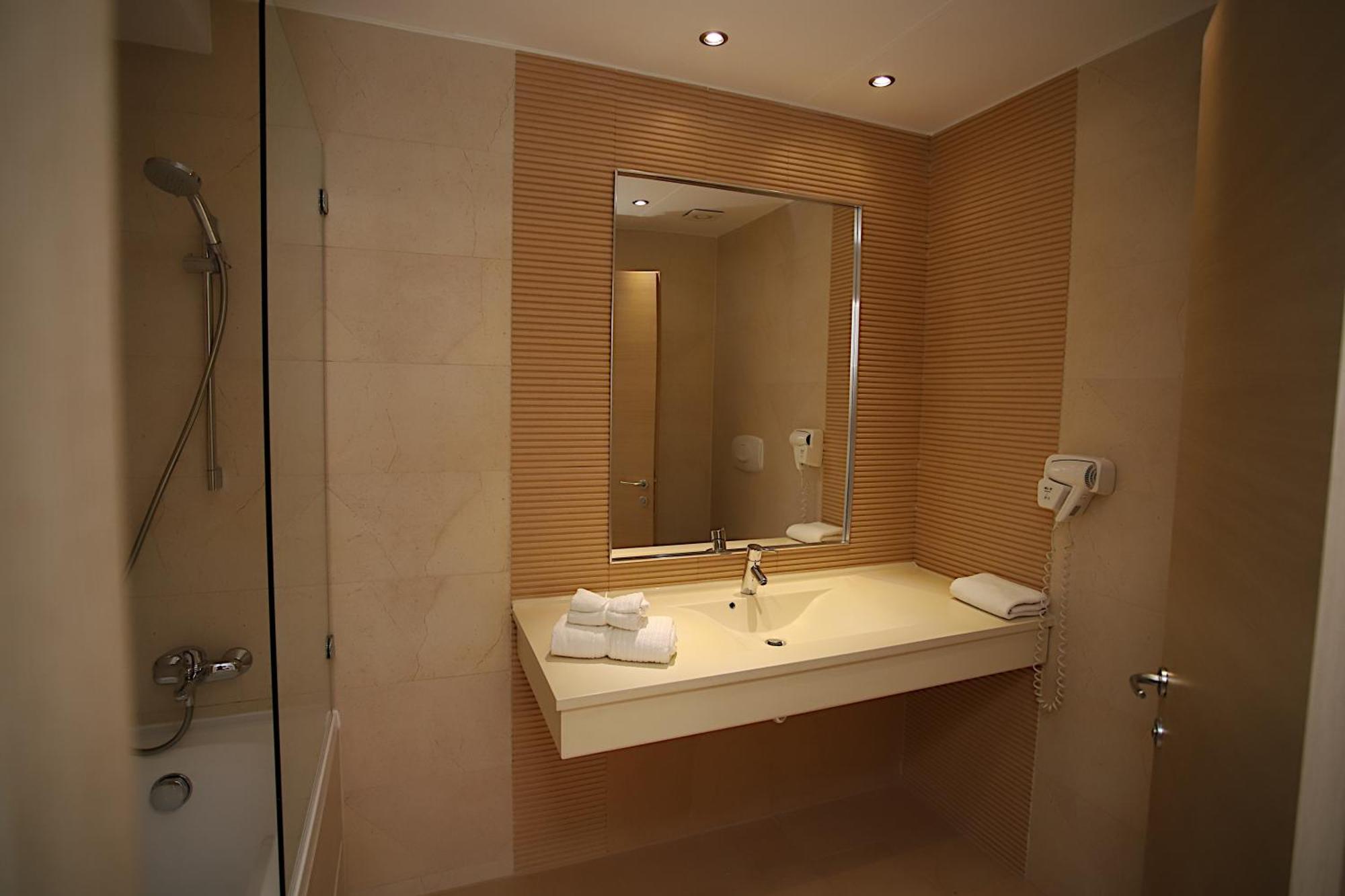 Pearl Rin Grand Apartment