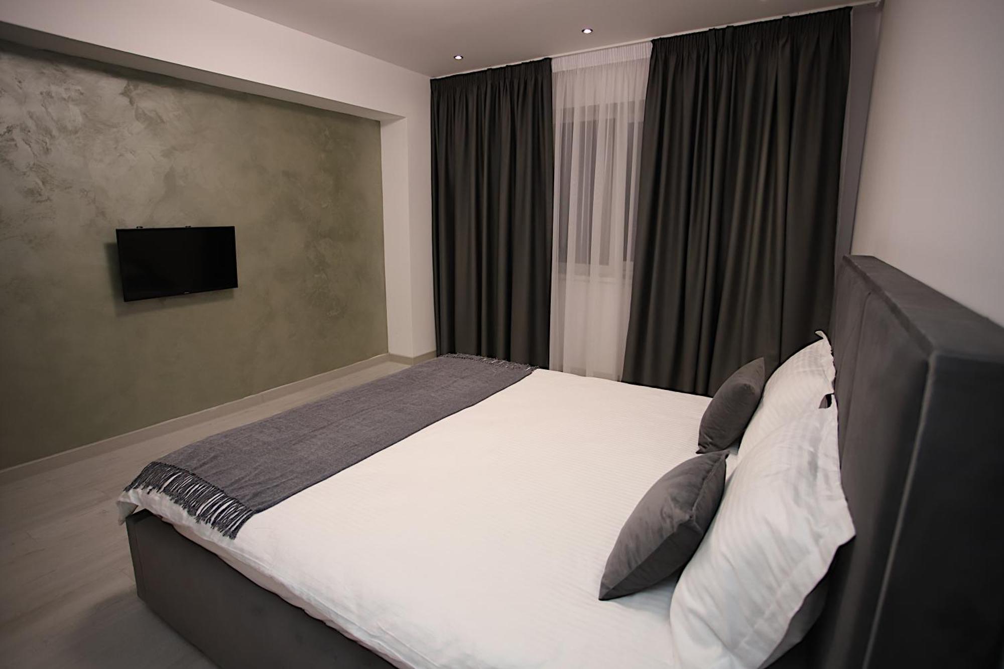 Pearl Rin Grand Bucharest