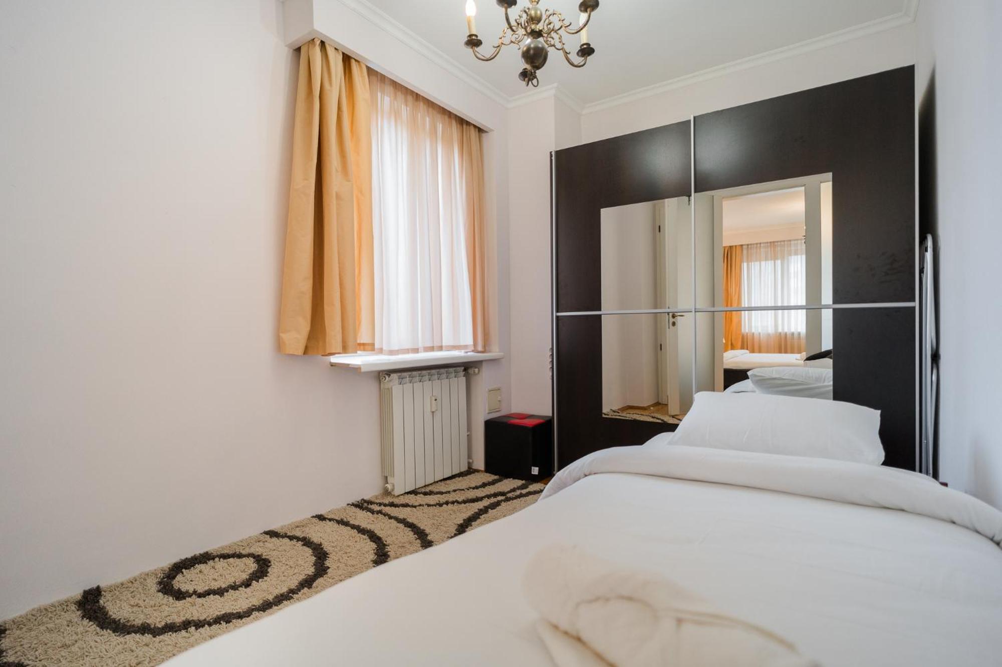 Classic Next To Victoriei Avenue Apartamento Bucareste