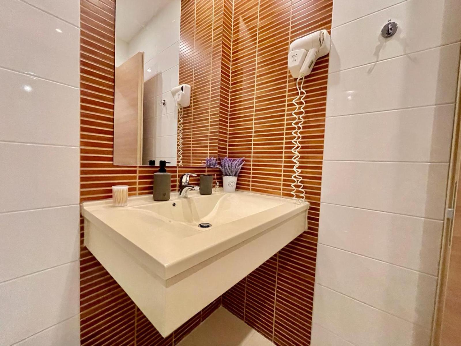Yamaluxe - Silent & Primitive With Relaxing Area Bucharest