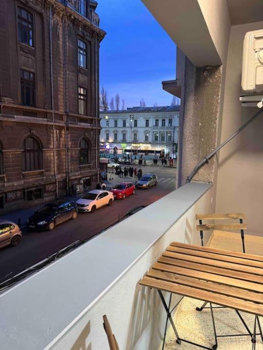 Double Near Square - 2 Balconies Apartment Bucharest
