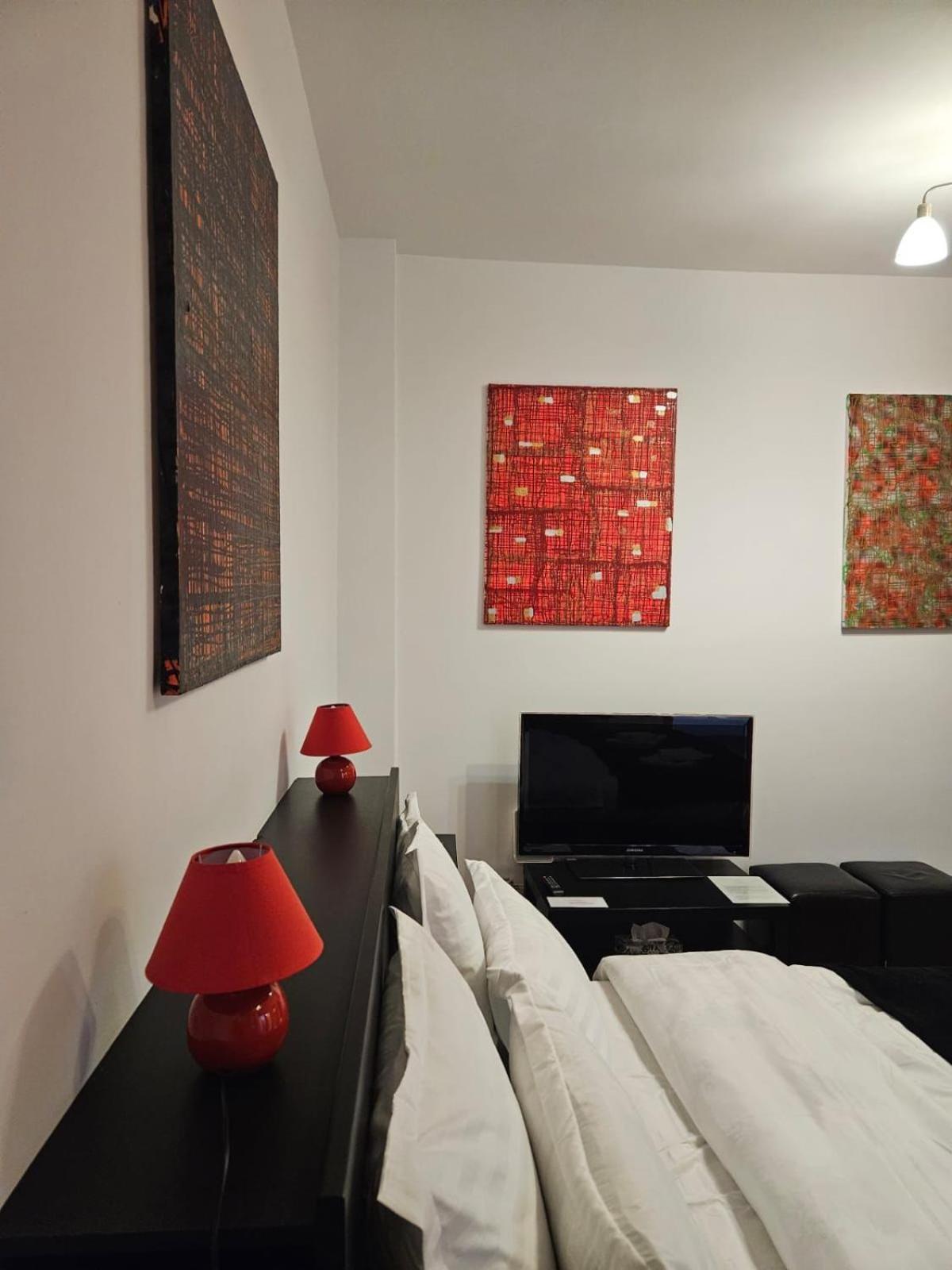 Alt Studio * Bucureşti