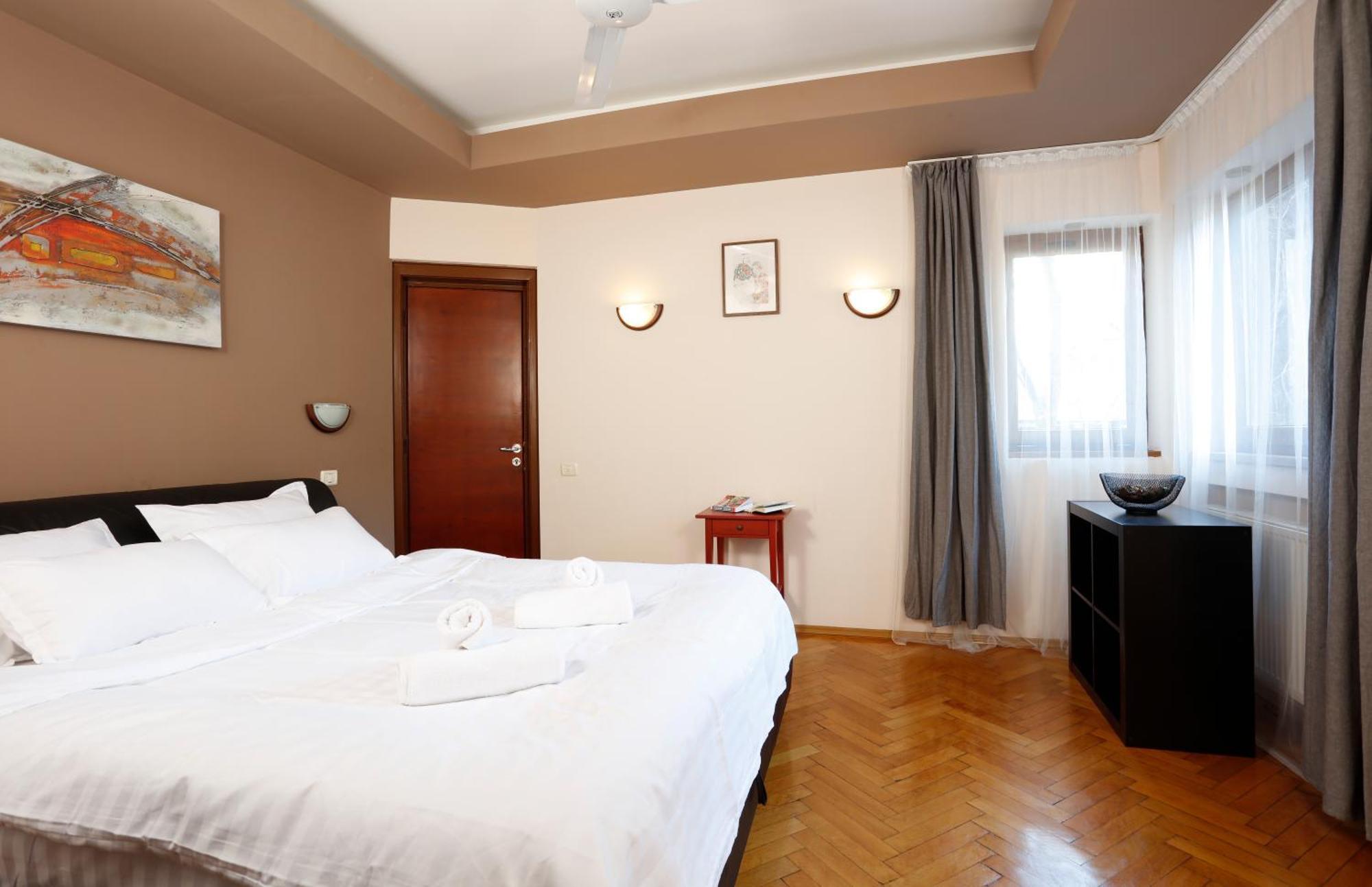 Near Old Town - Chill & Relax - 3Bdr Cozy & Roomy Bucharest