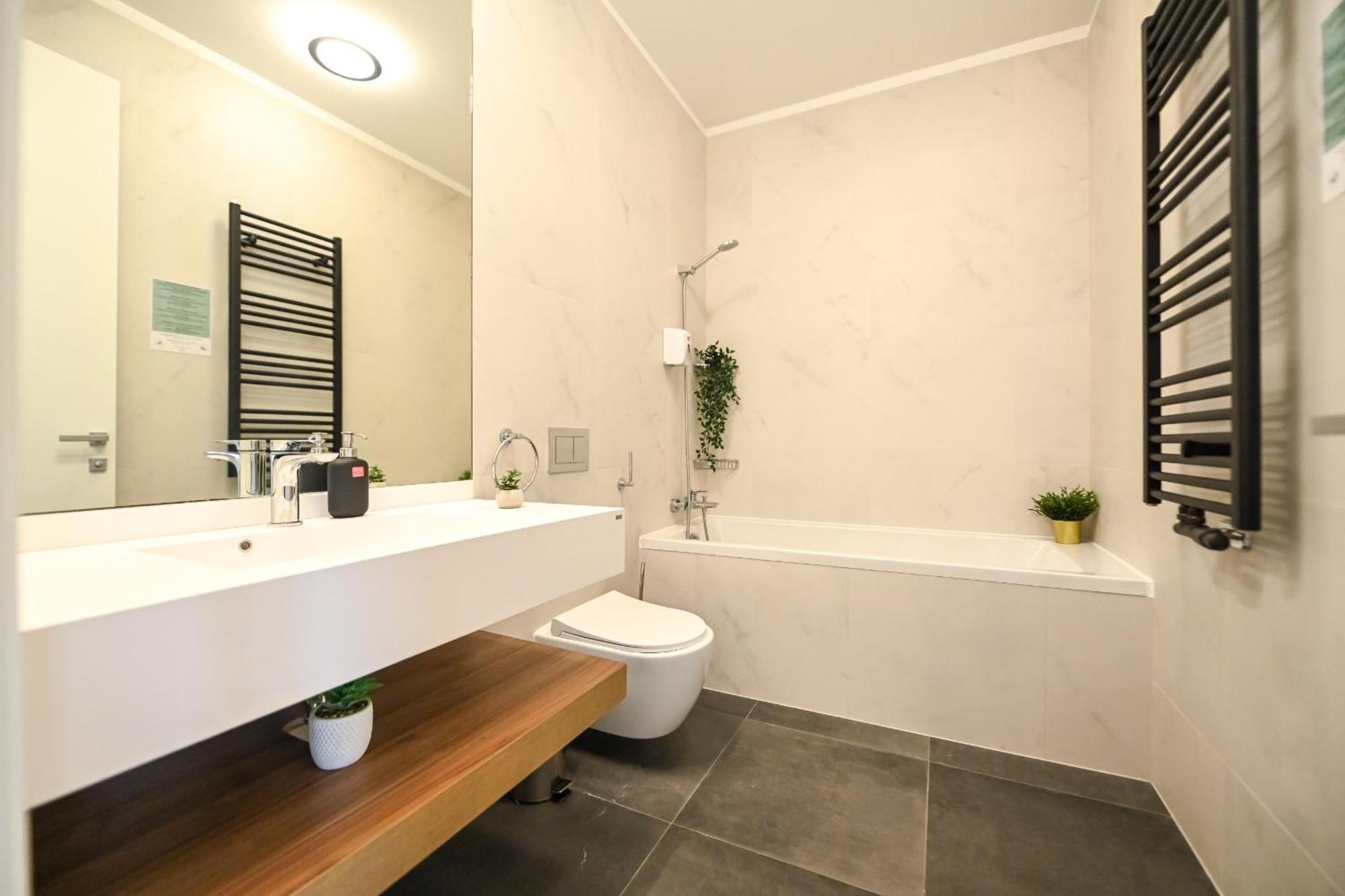 Apartment One Verdi Park Exclusive - Panoramic View & Private Parking