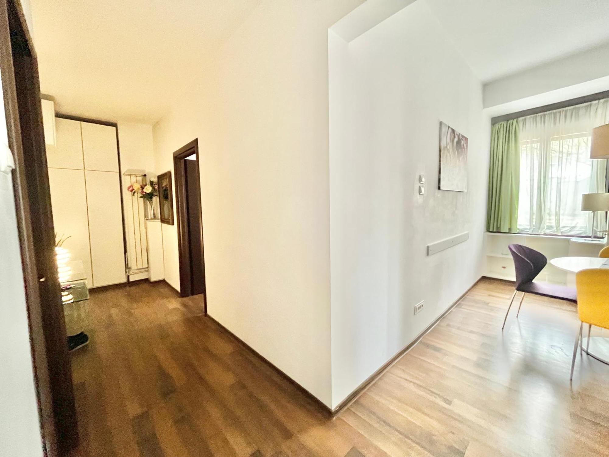 Vibrant Victoriei Apartment *