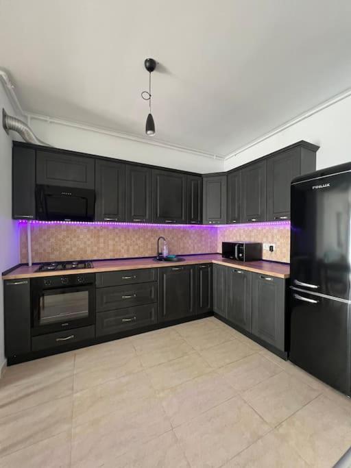 Lakeside Oasis Apartament *
