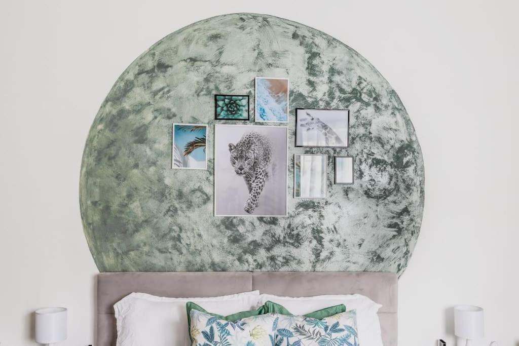 Nightfall Escape - M&n Apartment