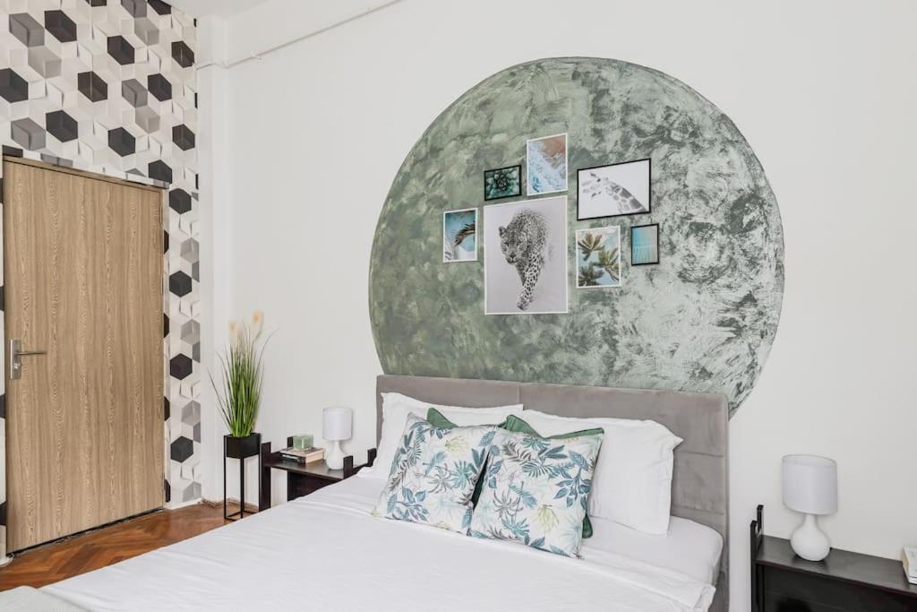 Nightfall Escape - M&n Apartment