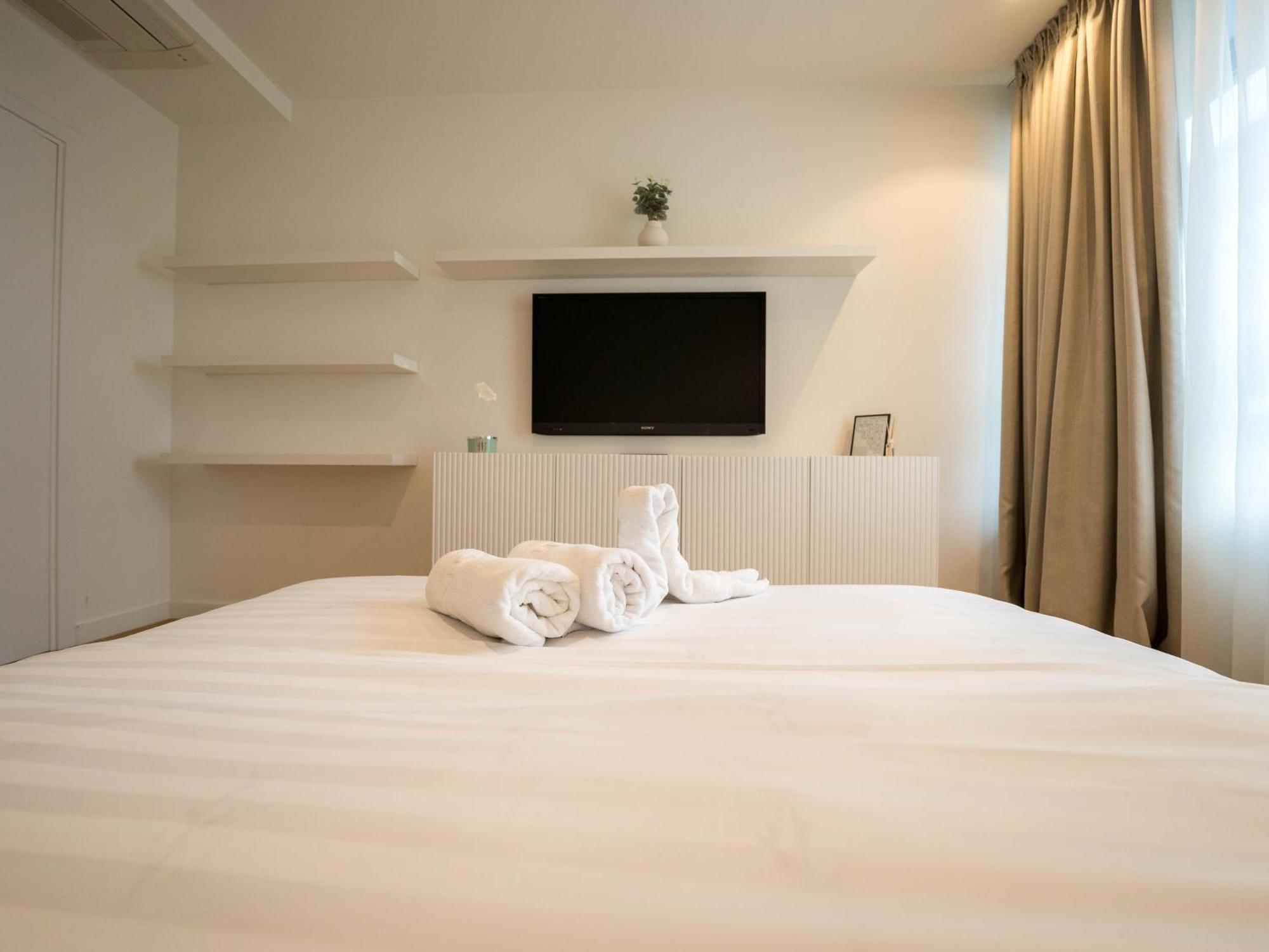 Sphere - High-end 1br Getaway Near Promenada Mall *