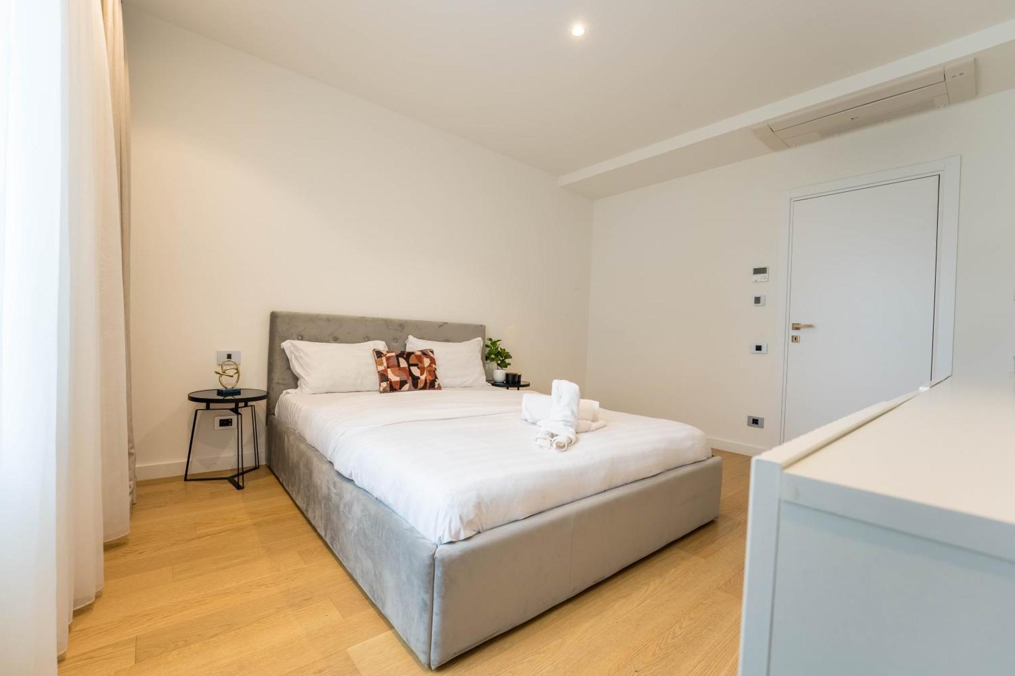 Apartment Sphere - High-end 1br Getaway Near Promenada Mall Bucharest