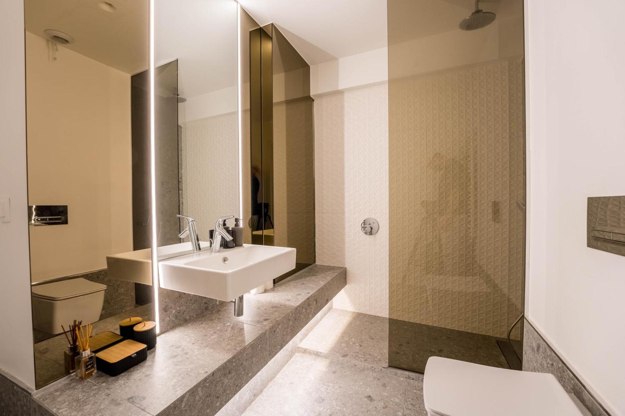 Sphere - High-end 1br Getaway Near Promenada Mall * Bucharest