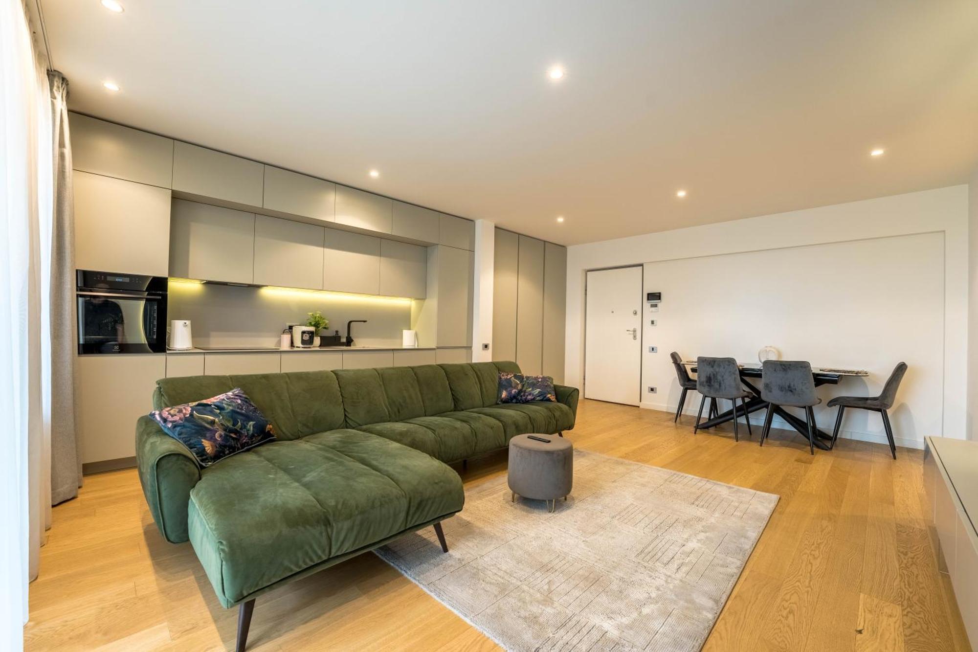 Sphere - High-end 1br Getaway Near Promenada Mall Apartment