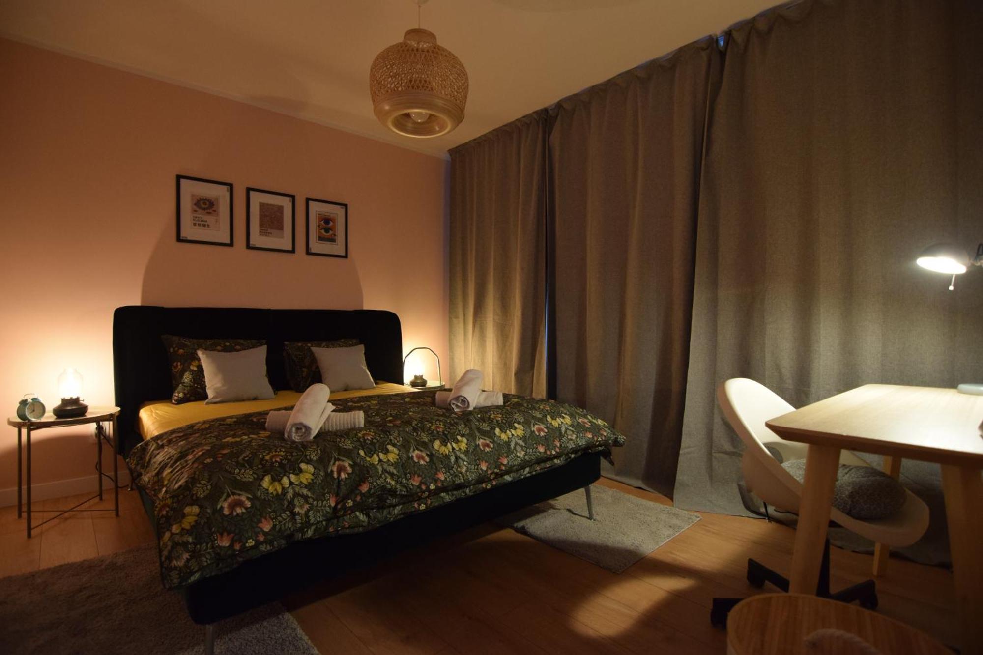 Apartment Stylish With Video Projector *