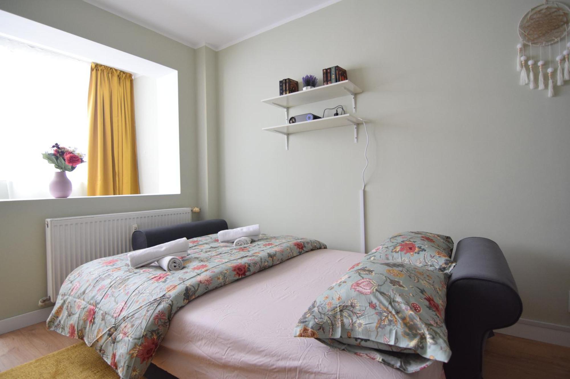 Apartment Stylish With Video Projector *