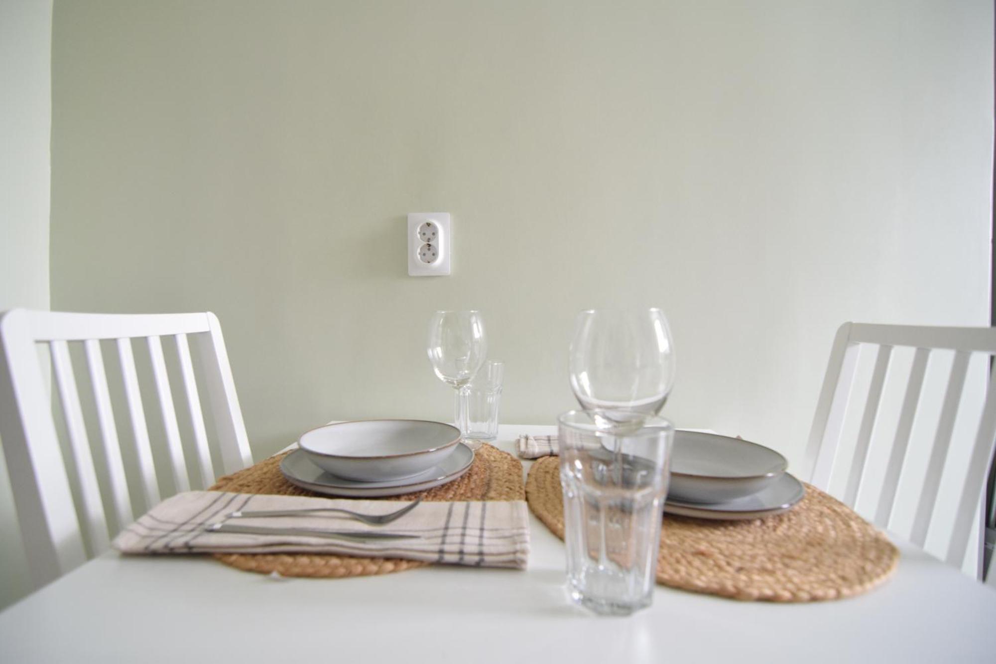 Apartment Stylish With Video Projector *