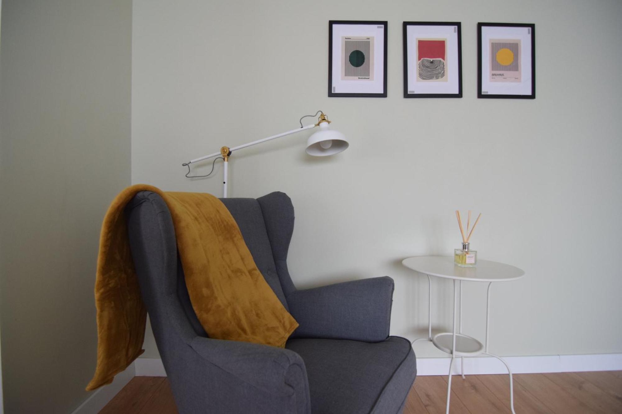 Stylish With Video Projector *