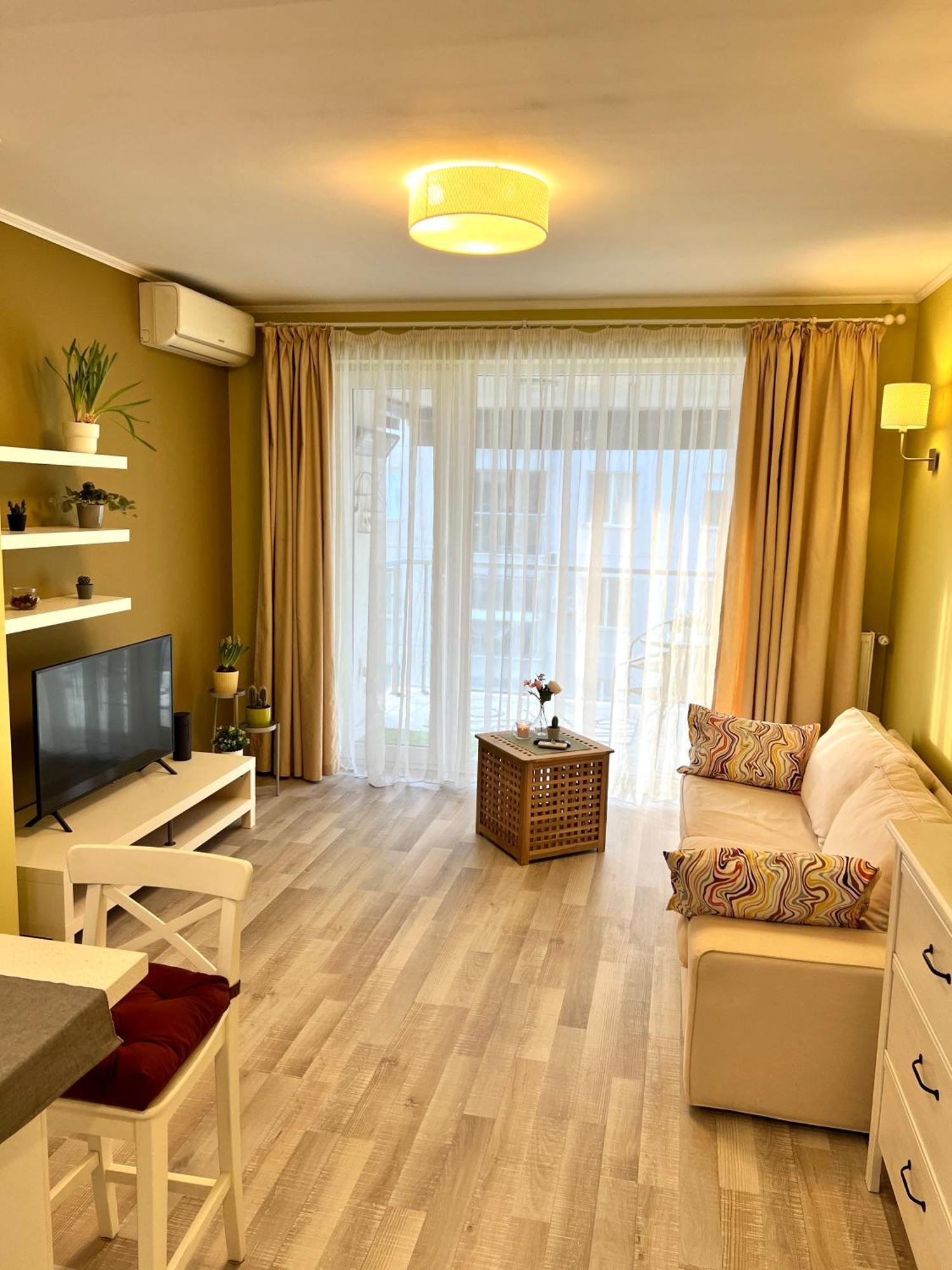 Apartment Blossom Nest - 1br With Terrace And Underground Parking Bucharest
