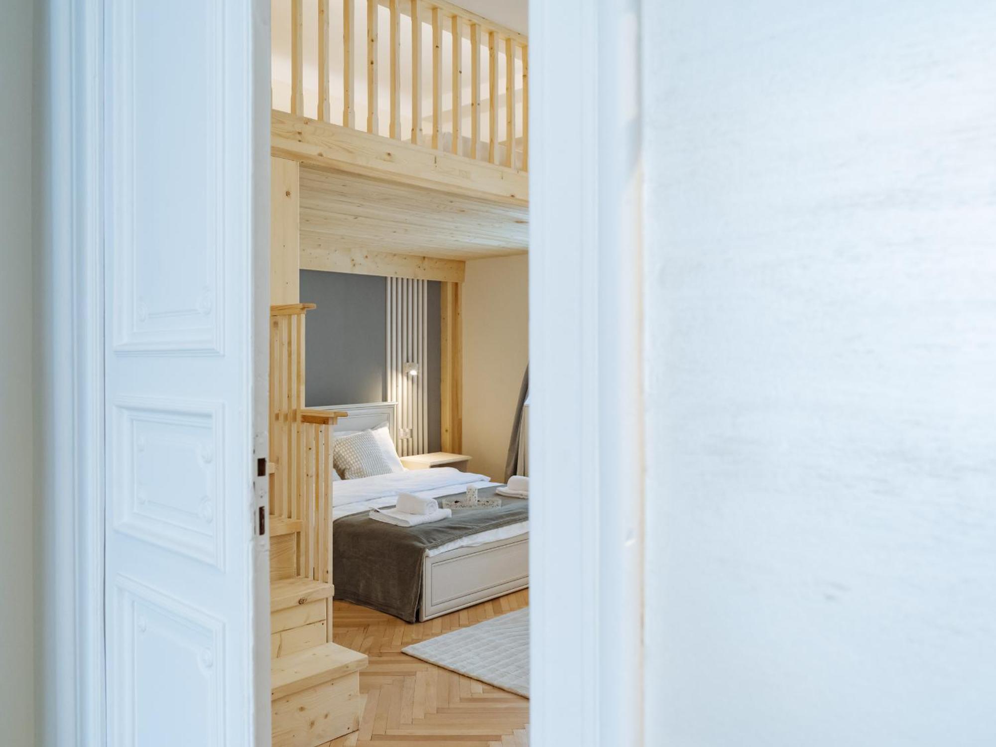 The Golden Palace Apartment Bucharest