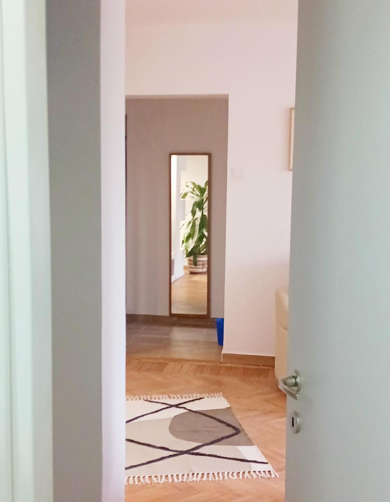 The House In The Park Apartment