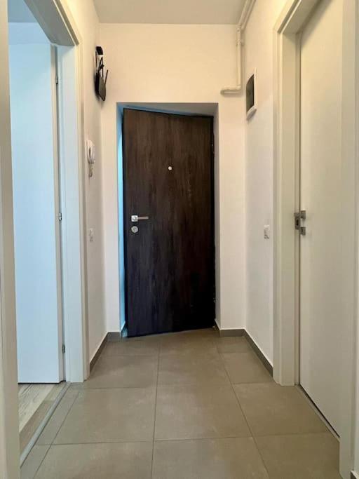 Flat In A Quiet Area - Carol Park *