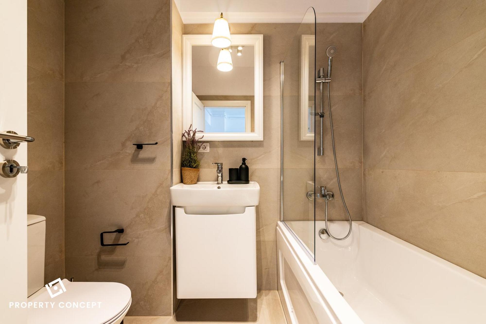 1012 Apartment *