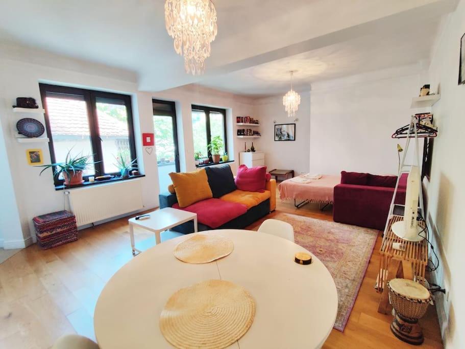 Apartament Old Town Bohemian With Garden View Balcony Bucureşti