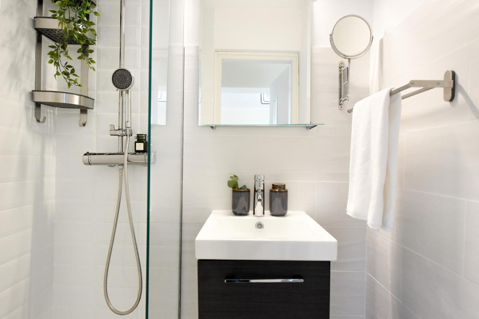 Explore And Relax: Your Ideal 2br On Calea Victoriei Apartment