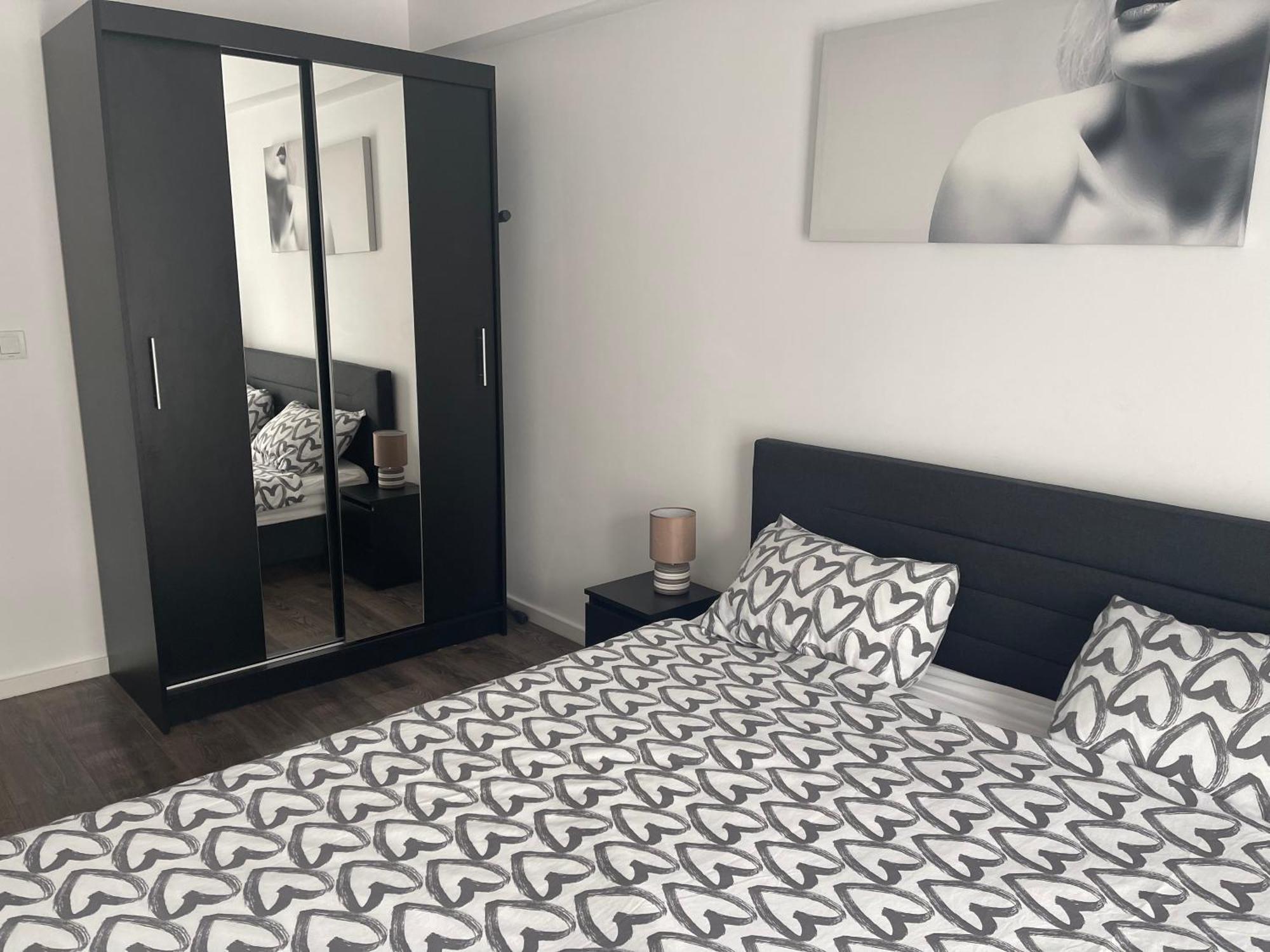Luxury - Pipera Metro Station - Near Promenada Mall Apartment