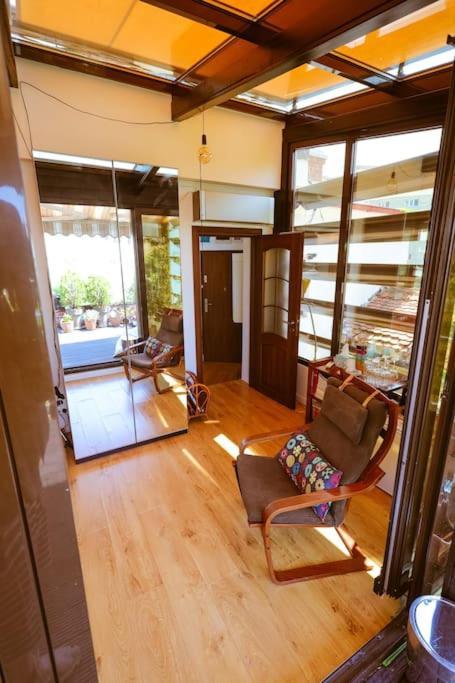 Old Town Bohemian With Terrace Apartment