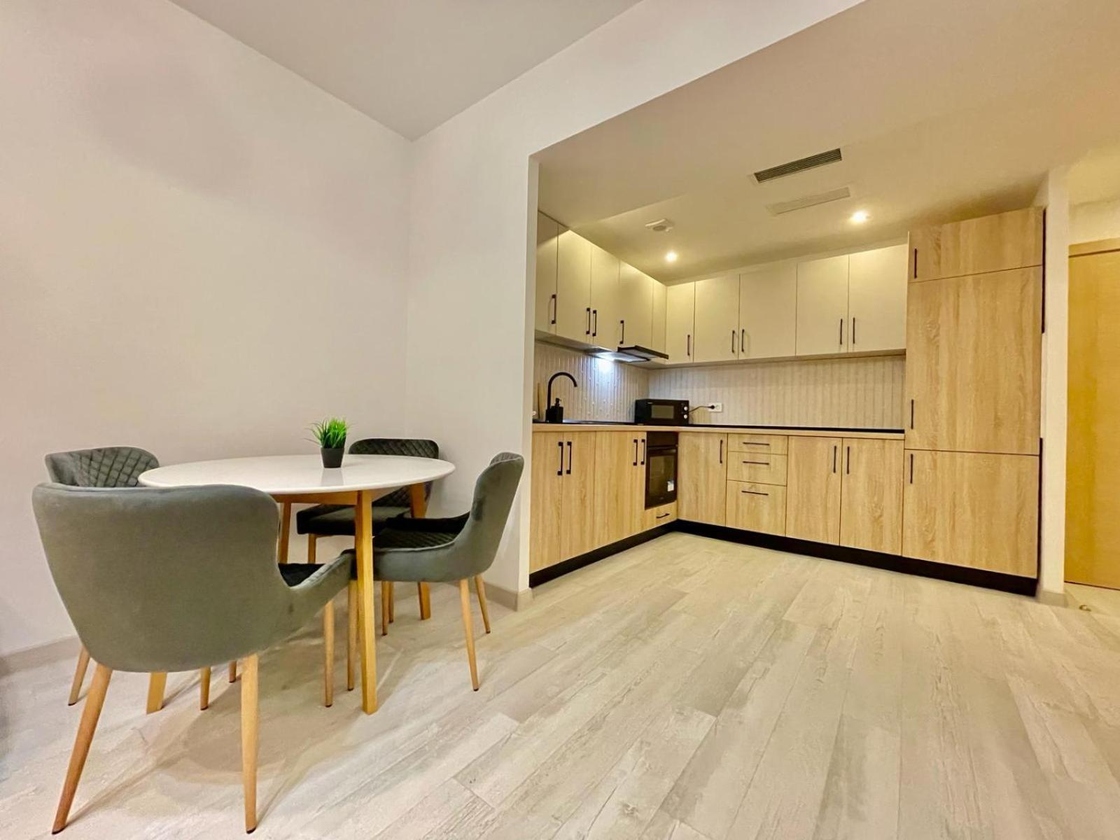 Yamaluxe - Pink & Gold With Many Facilities Bucharest